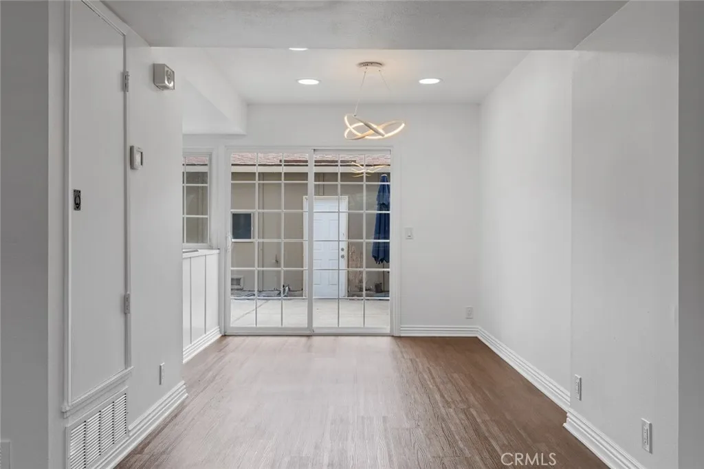 11879 Sungrove Circle, Garden Grove, California 92840 home-pic-8